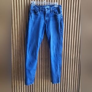 LEVI JEANS
